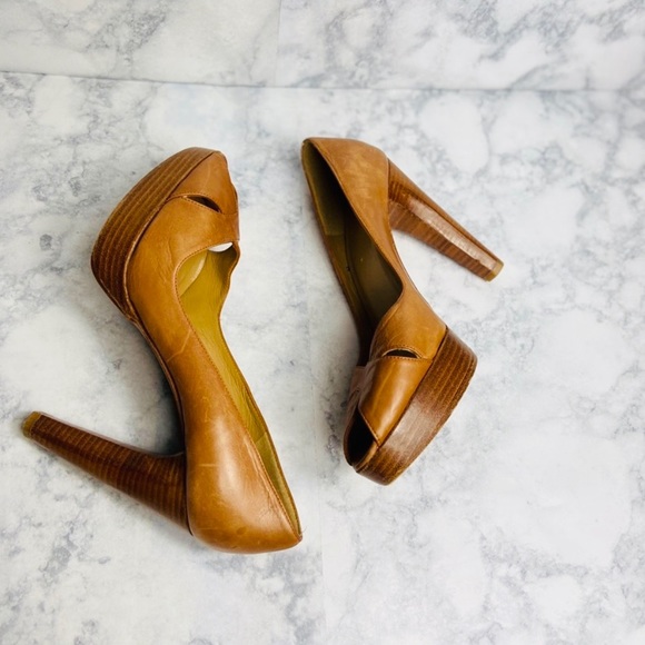 Stuart Weitzman Peep Toe Cognac Heels: Size 7 - Picture 3 of 6